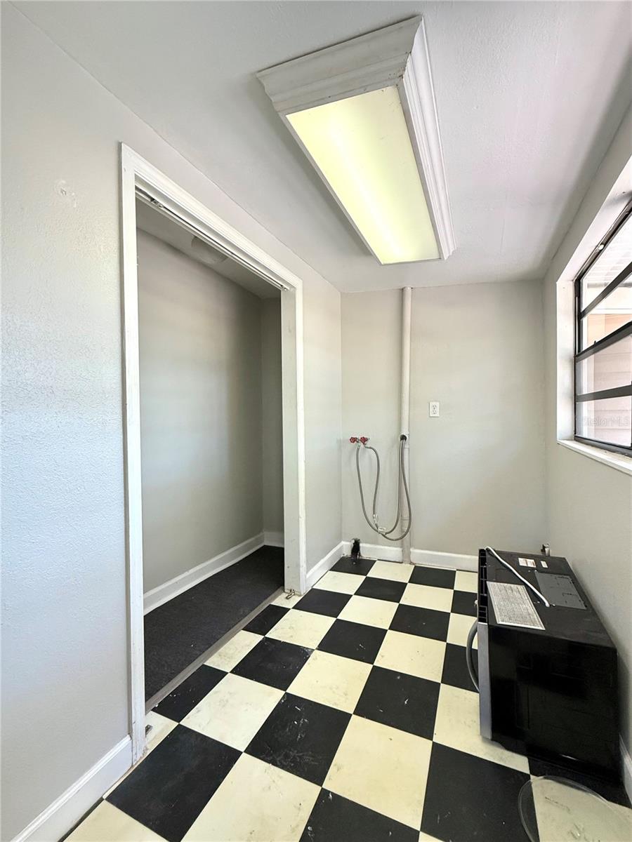 Image 13 of 21 For 5530 Crissman Drive N