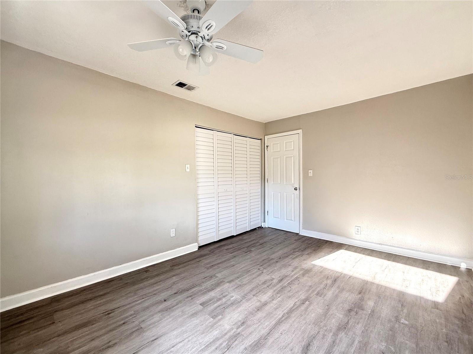 Image 14 of 21 For 5530 Crissman Drive N