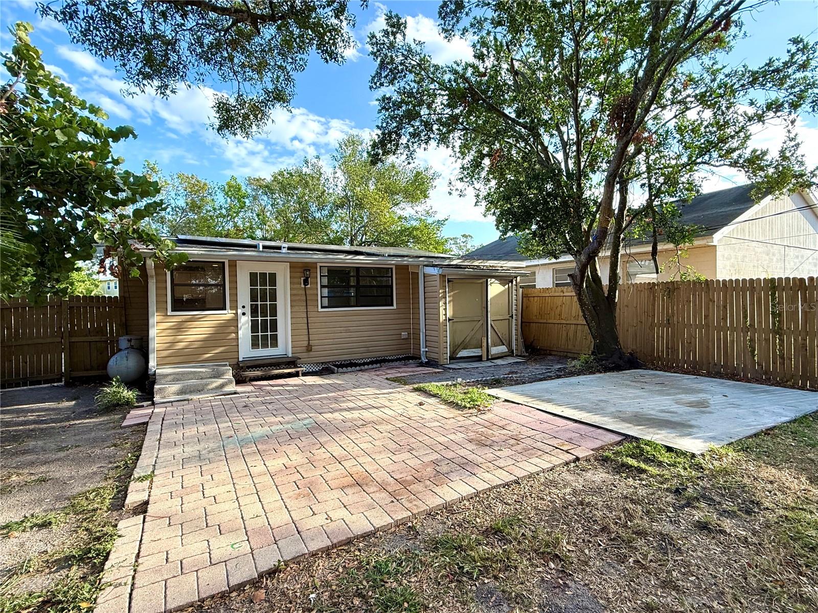 Image 17 of 21 For 5530 Crissman Drive N