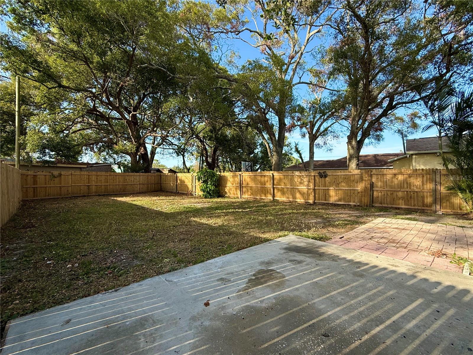 Image 20 of 21 For 5530 Crissman Drive N