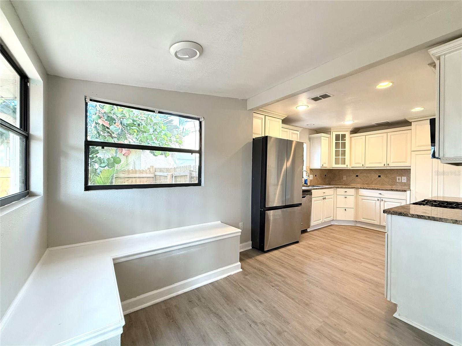 Image 3 of 21 For 5530 Crissman Drive N