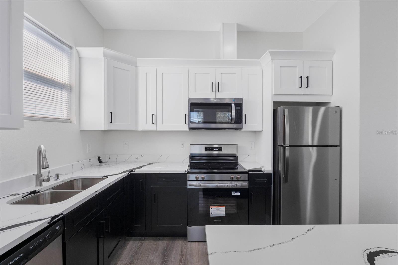 Image 15 of 60 For 10271 Lake Drive