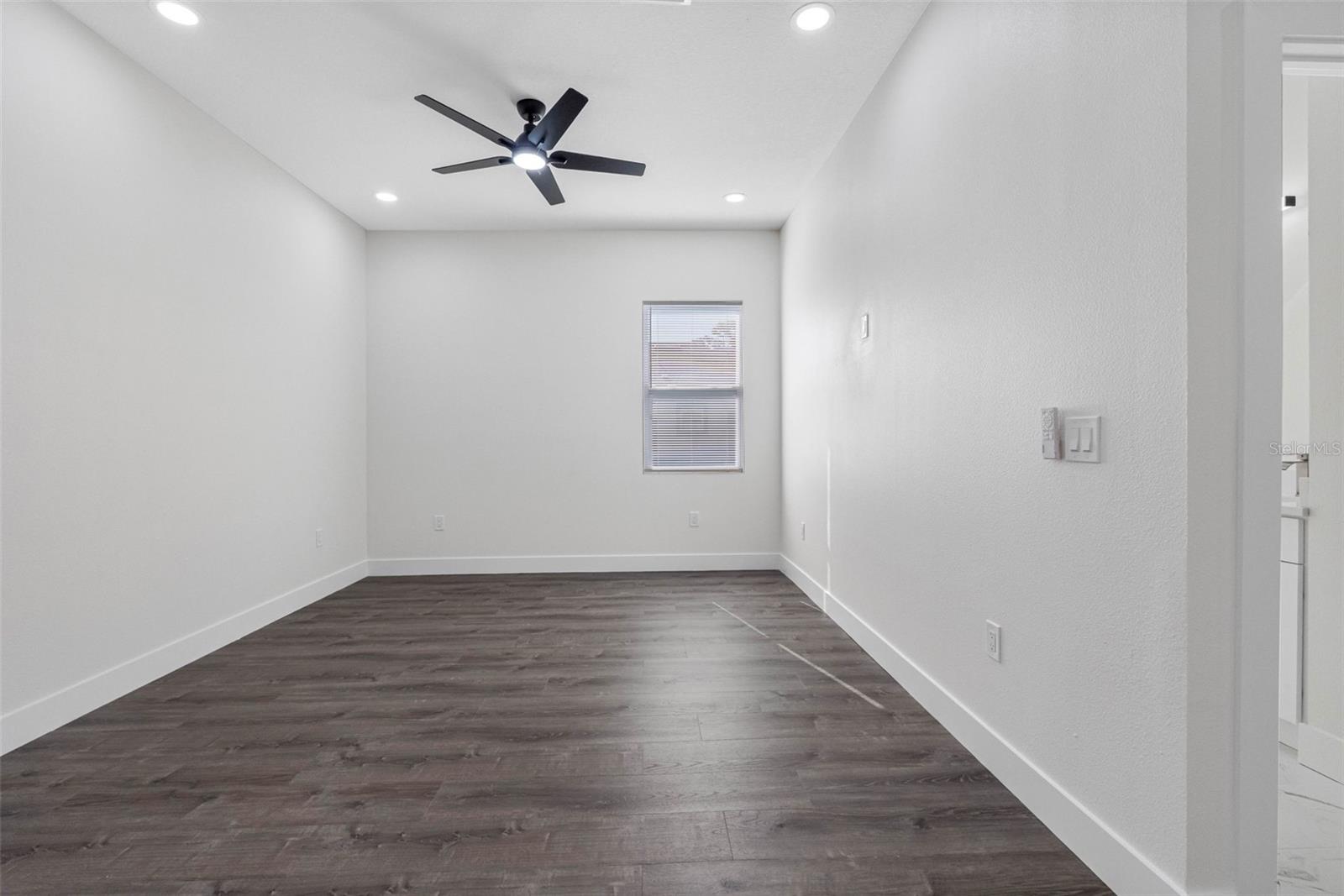 Image 18 of 60 For 10271 Lake Drive