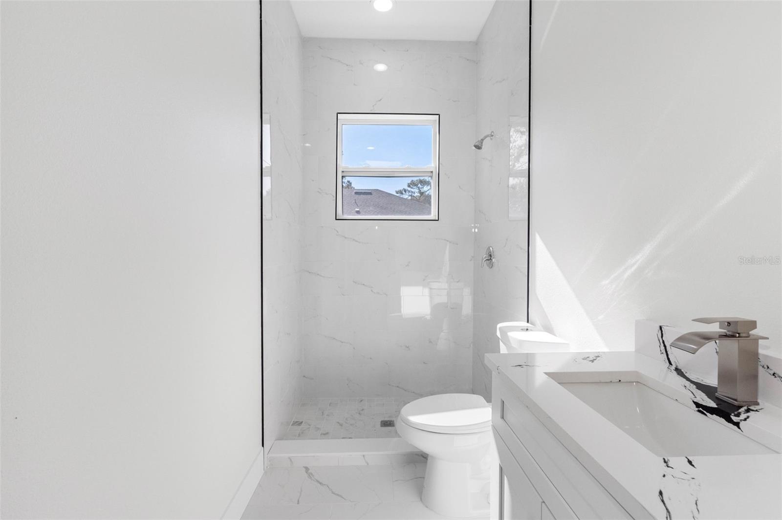 Image 22 of 60 For 10271 Lake Drive