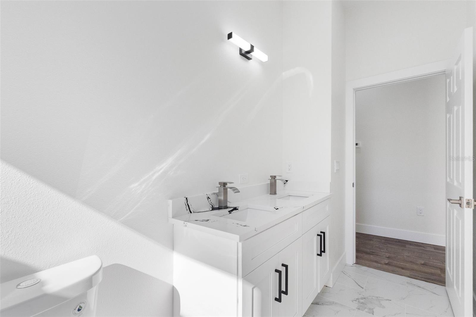 Image 23 of 60 For 10271 Lake Drive