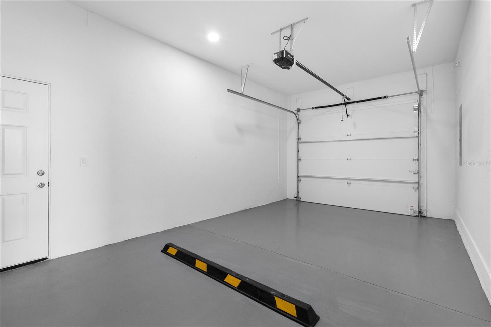 Image 33 of 60 For 10271 Lake Drive