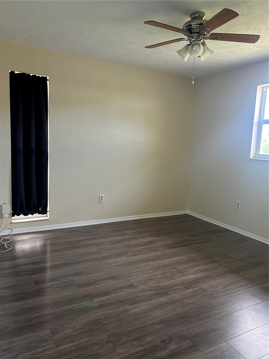 Image 10 of 13 For 2824 Meadow View Avenue