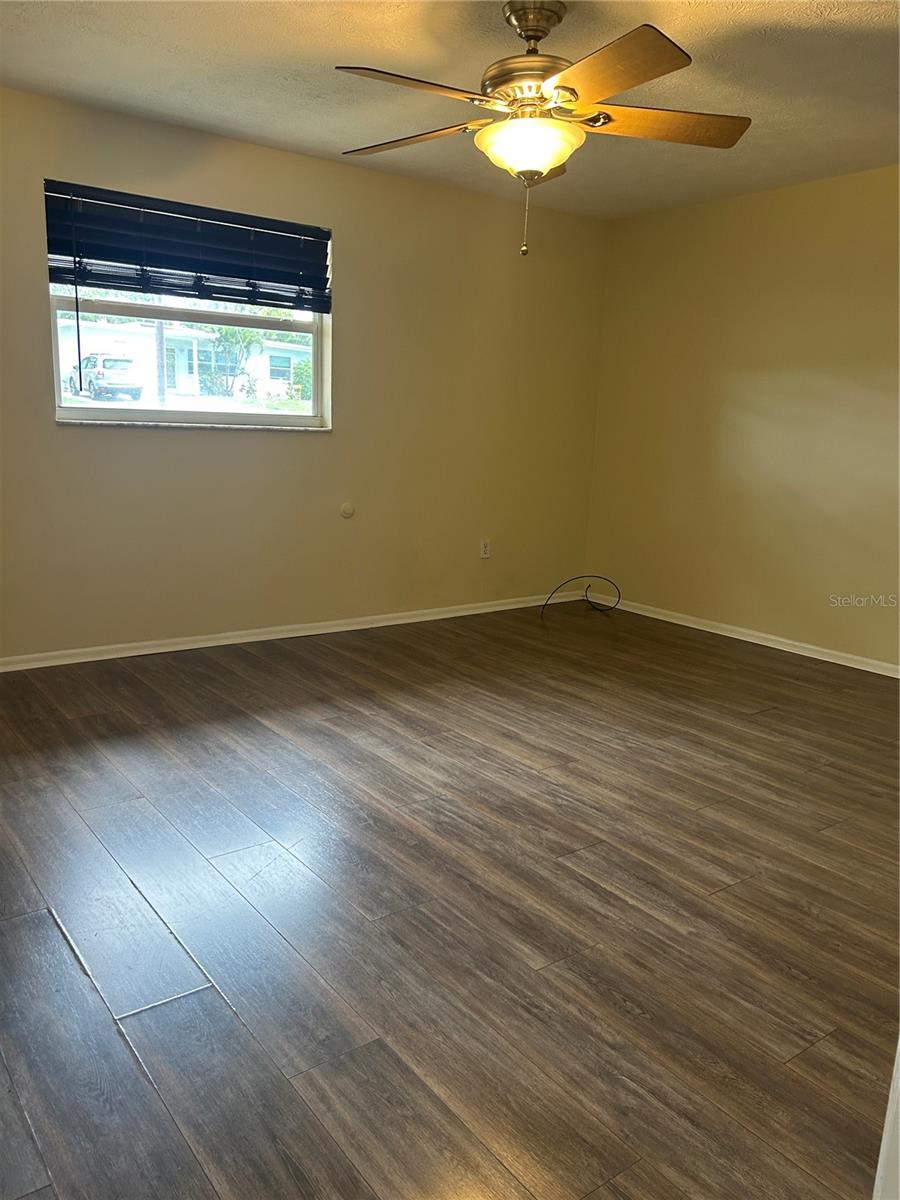 Image 11 of 13 For 2824 Meadow View Avenue