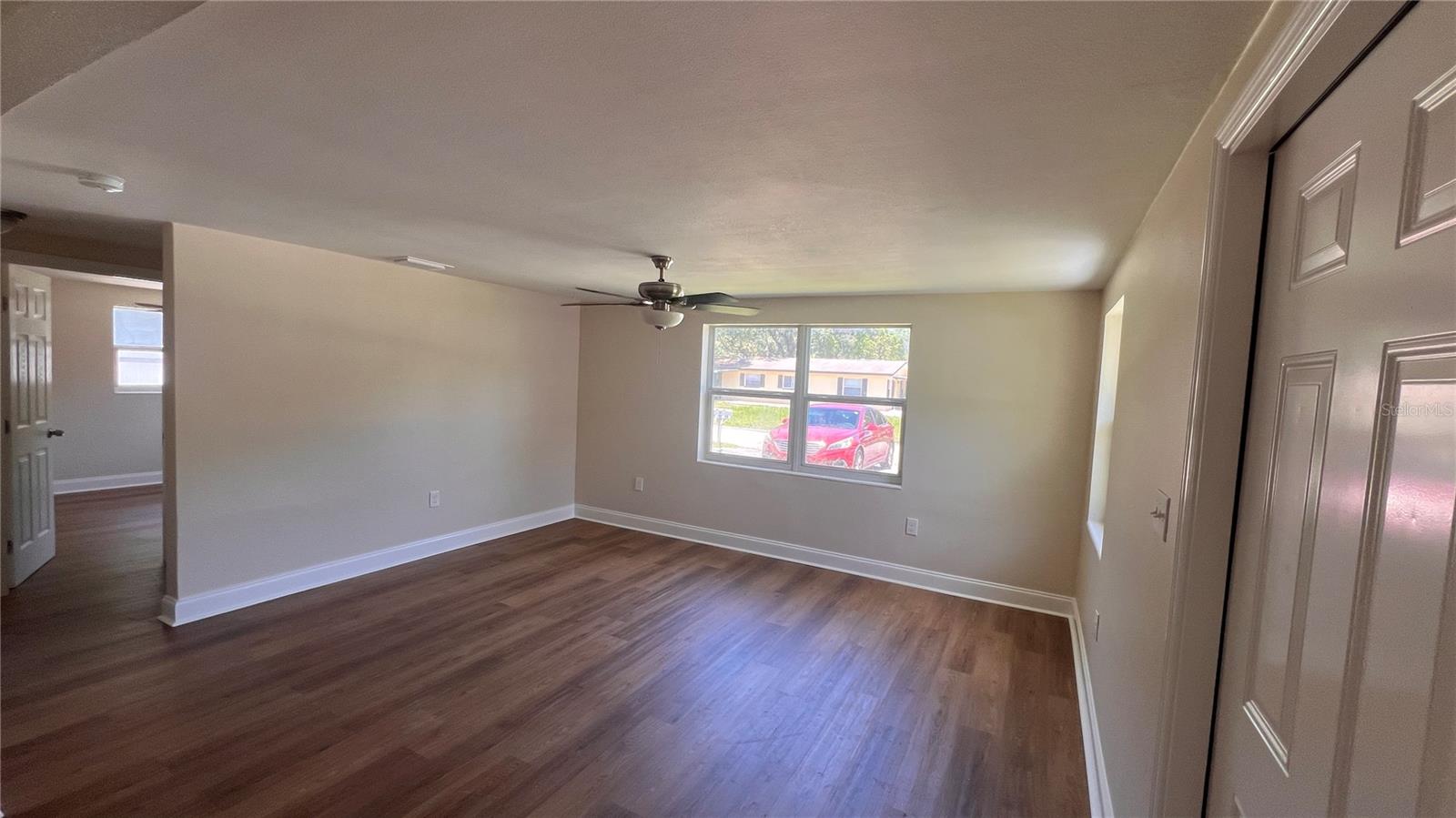 Image 4 of 13 For 2824 Meadow View Avenue