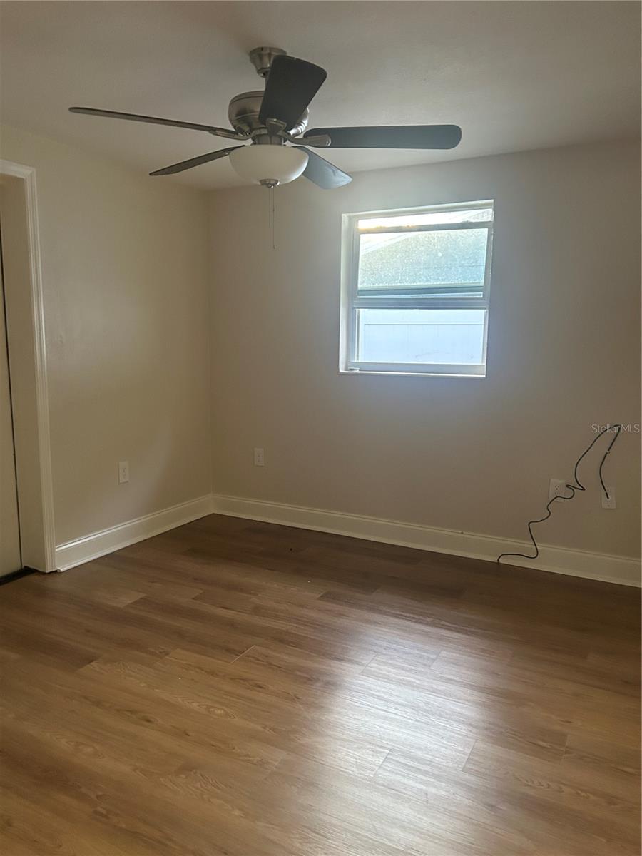 Image 6 of 13 For 2824 Meadow View Avenue