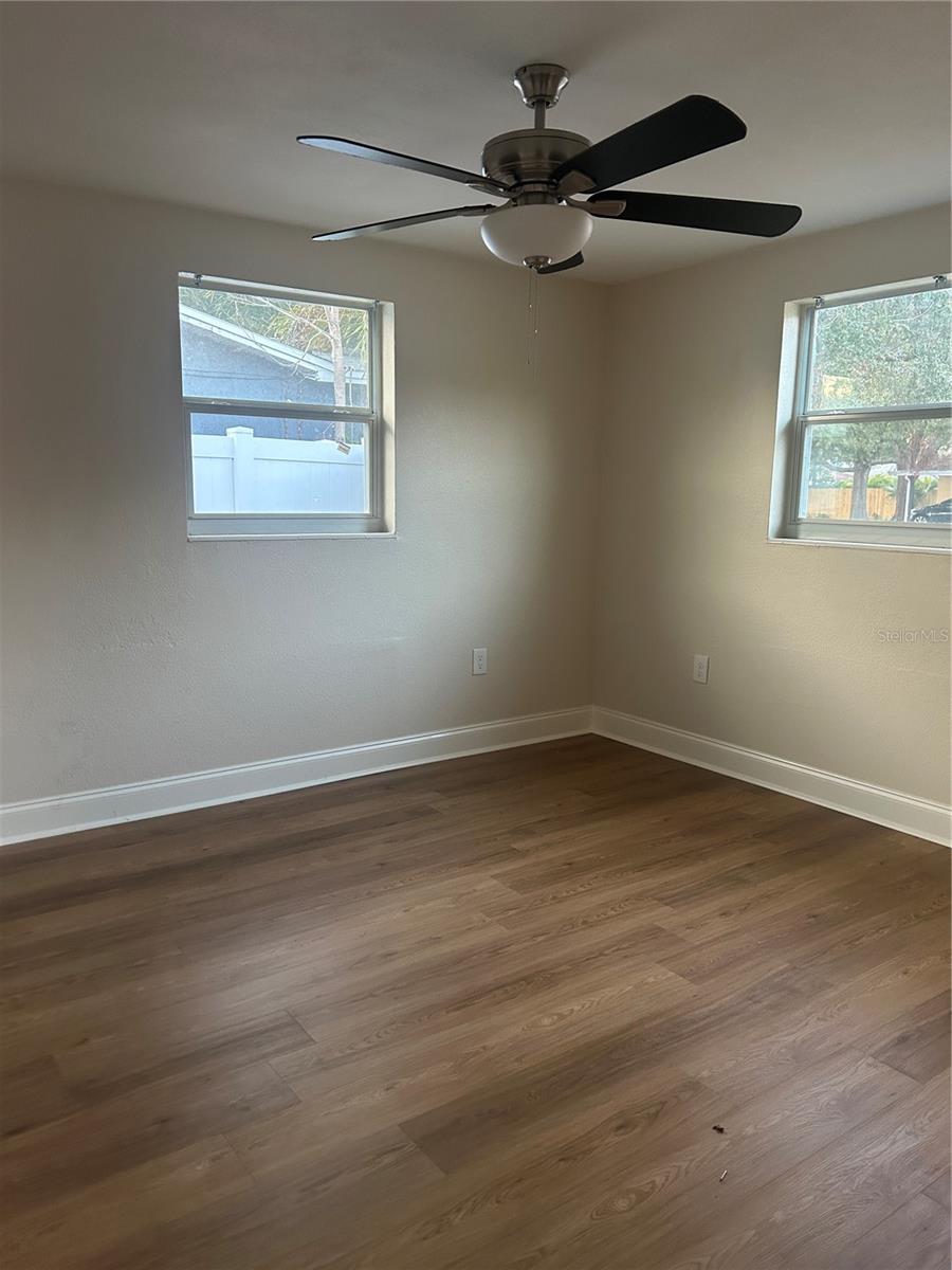 Image 8 of 13 For 2824 Meadow View Avenue