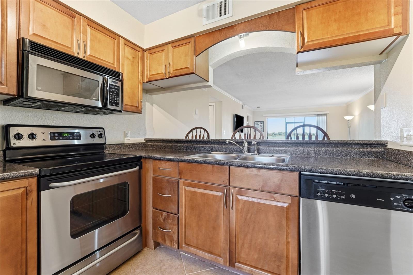 Image 9 of 48 For 10103 Sailwinds Boulevard N 103