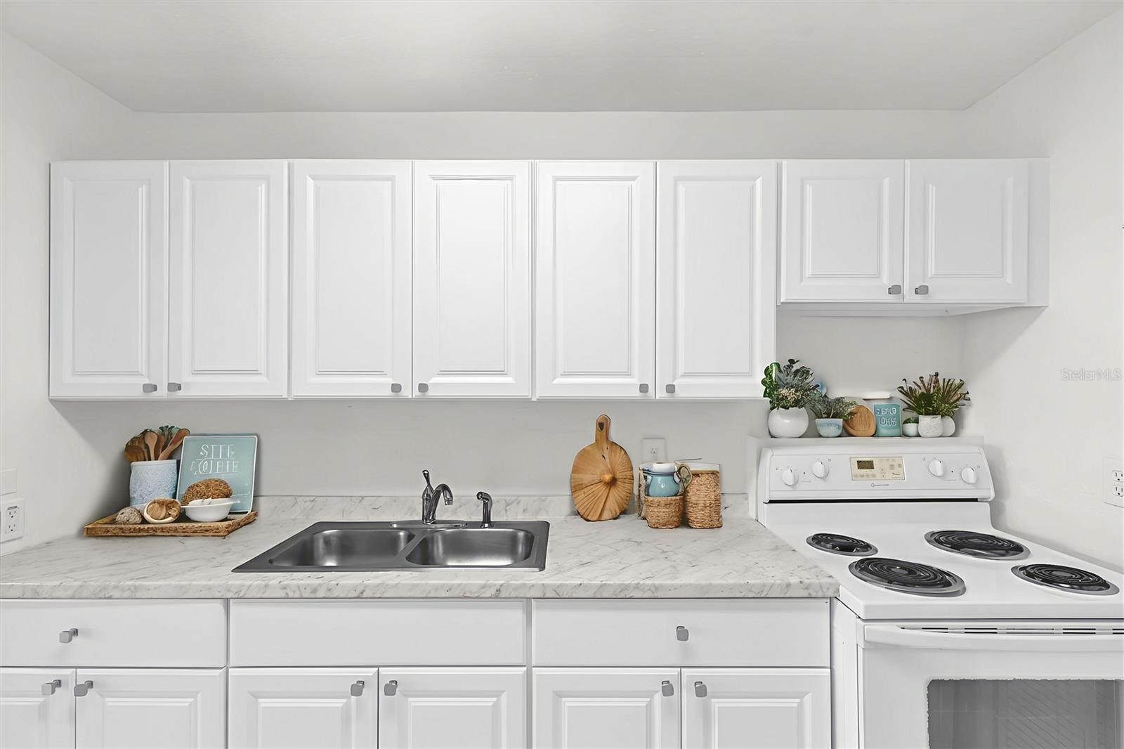 Image 9 of 21 For 6400 46th Avenue 102