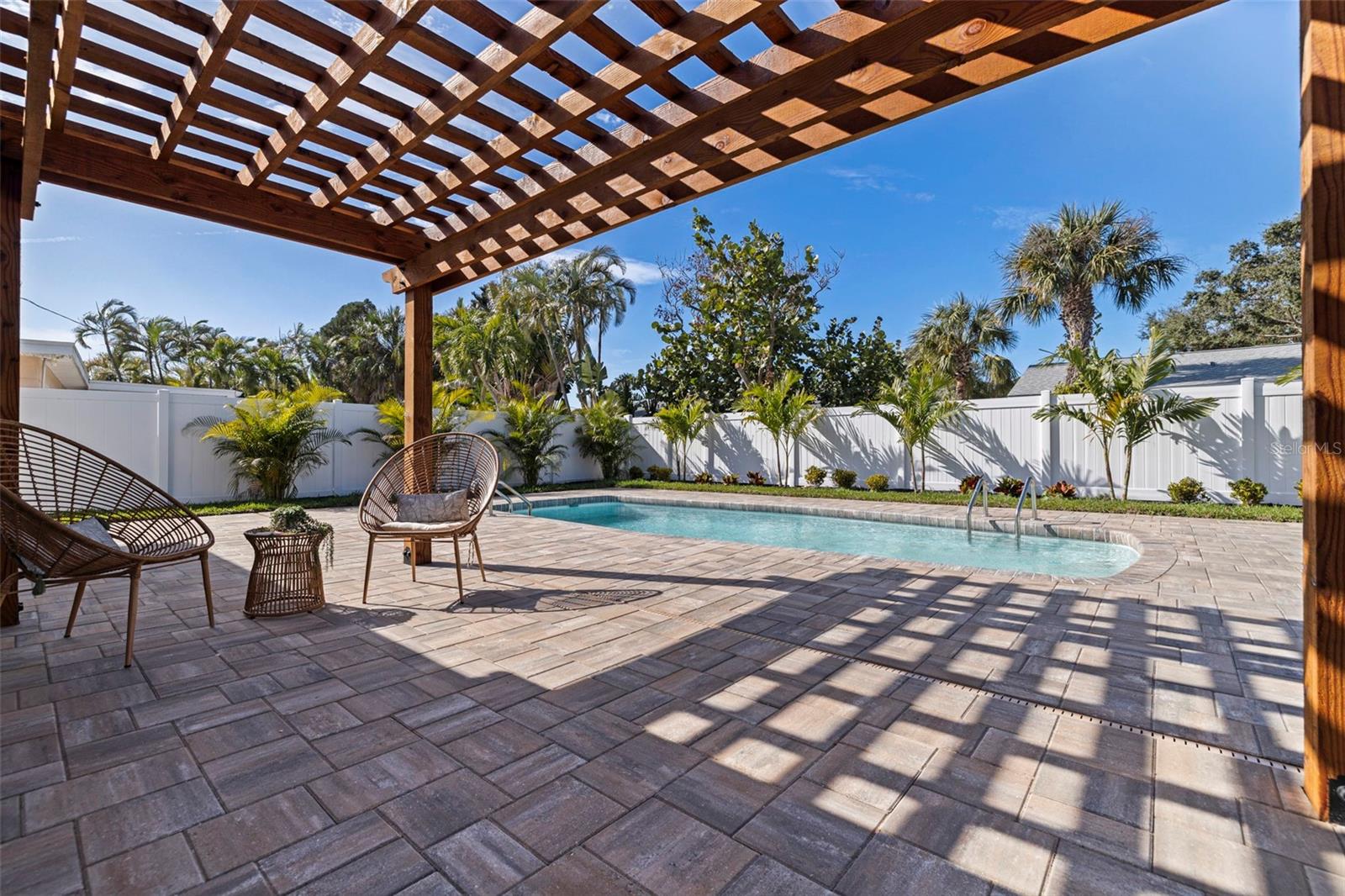 Image 25 of 46 For 2962 Vina Del Mar Boulevard