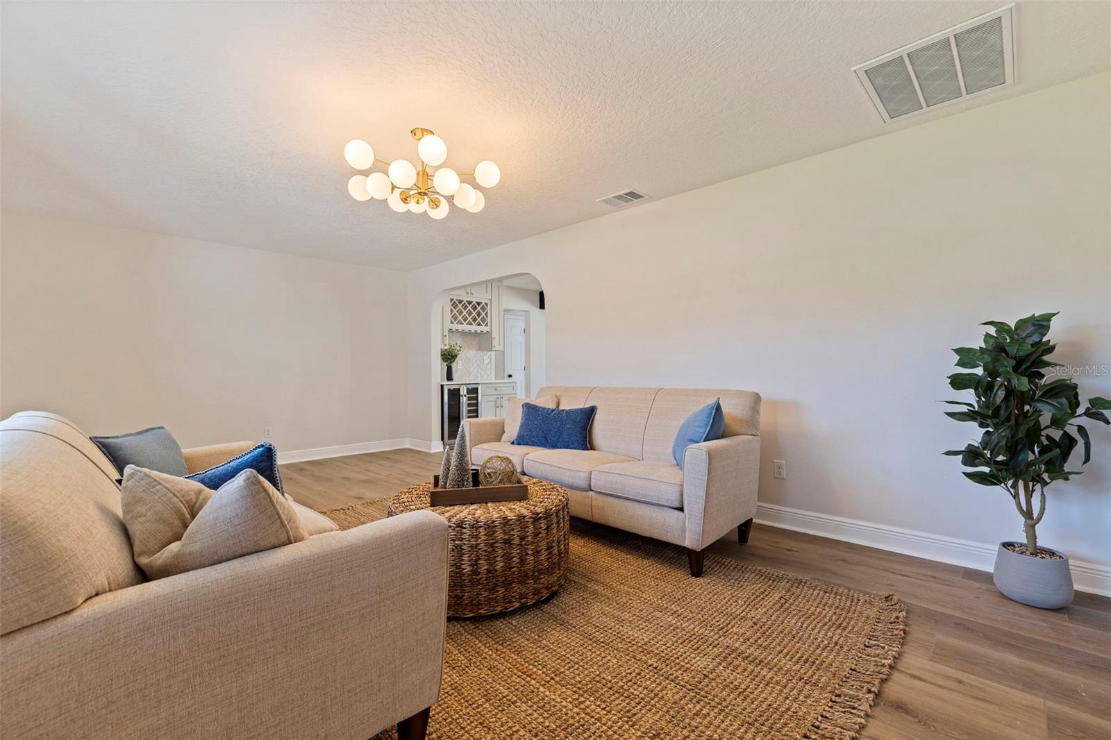 Image 9 of 46 For 2962 Vina Del Mar Boulevard