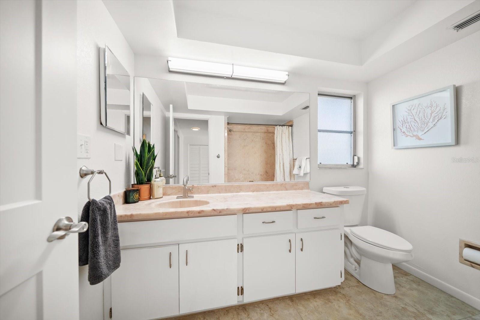 Listing photo id 28 for 14922 Crown Drive