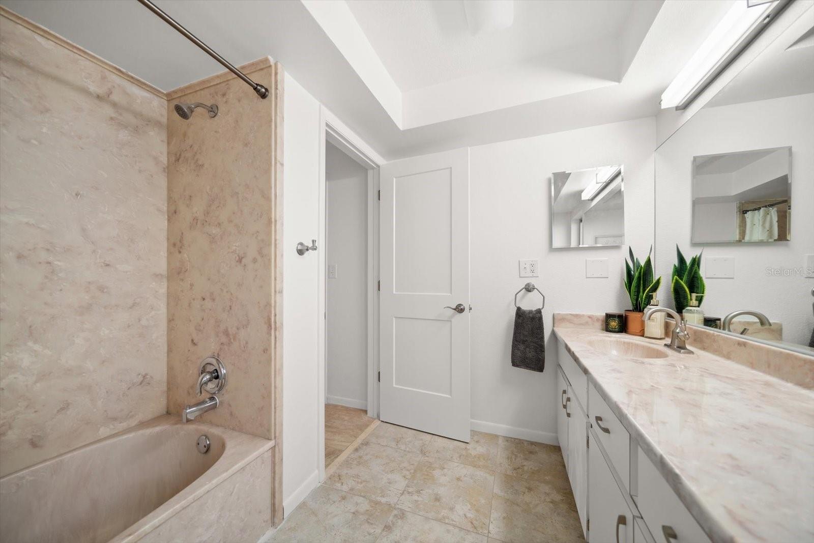 Listing photo id 29 for 14922 Crown Drive