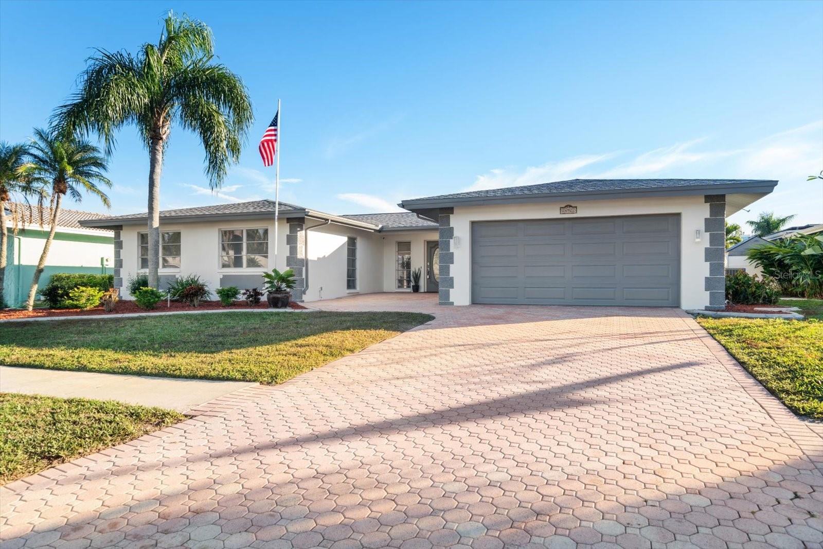 Listing photo id 49 for 14922 Crown Drive