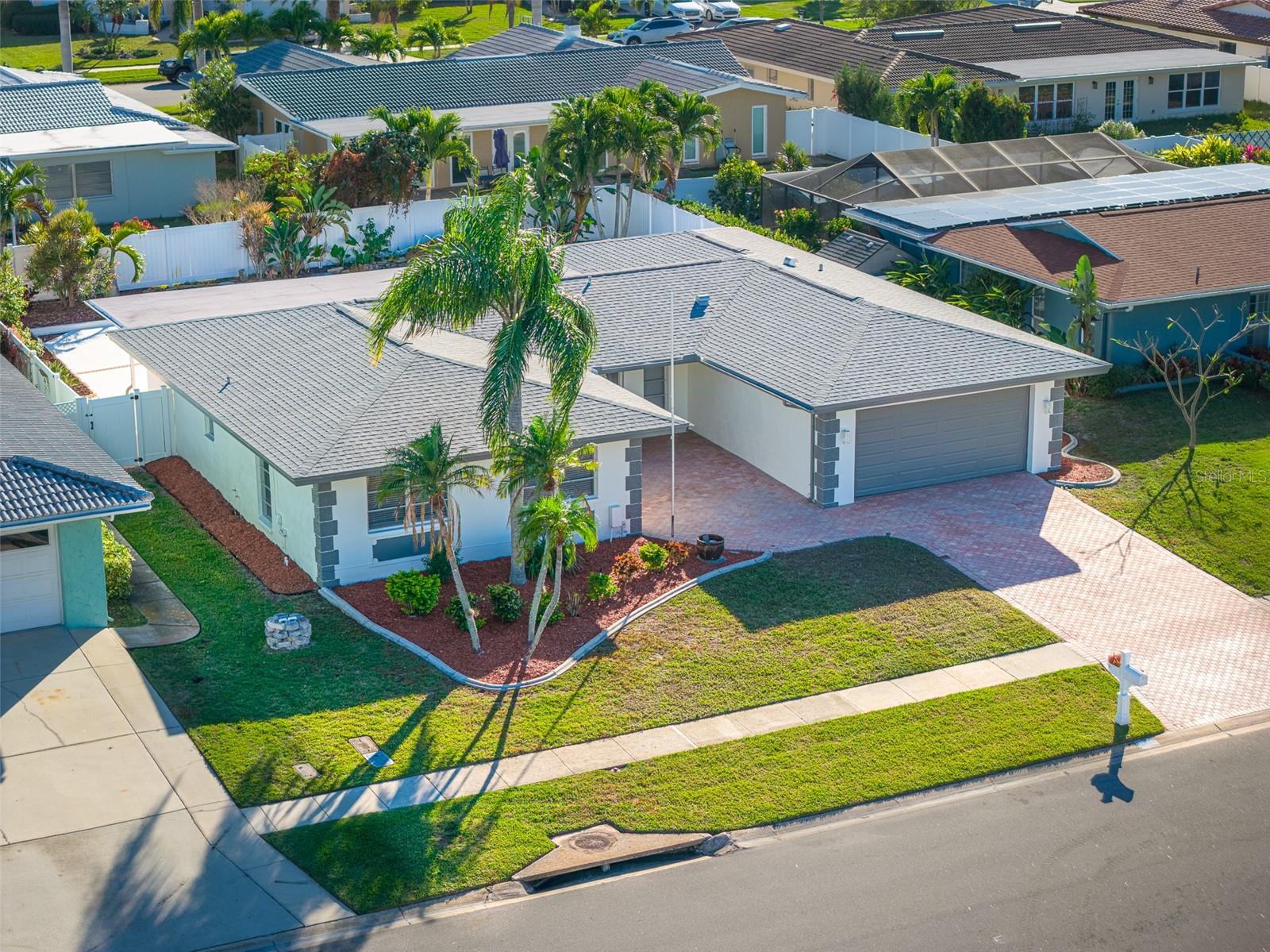 Listing photo id 57 for 14922 Crown Drive