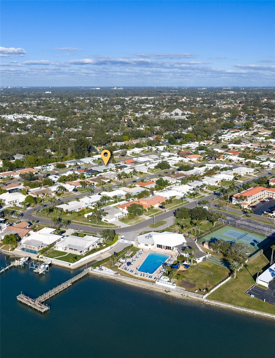 Listing photo id 58 for 14922 Crown Drive