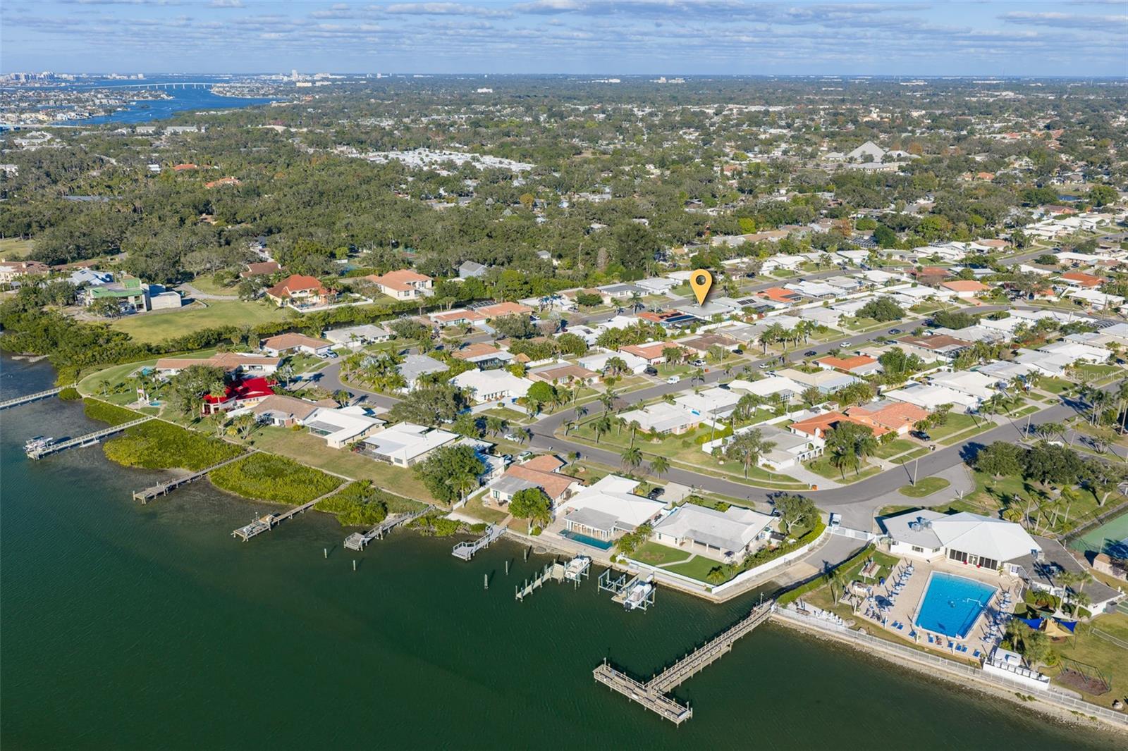 Listing photo id 60 for 14922 Crown Drive