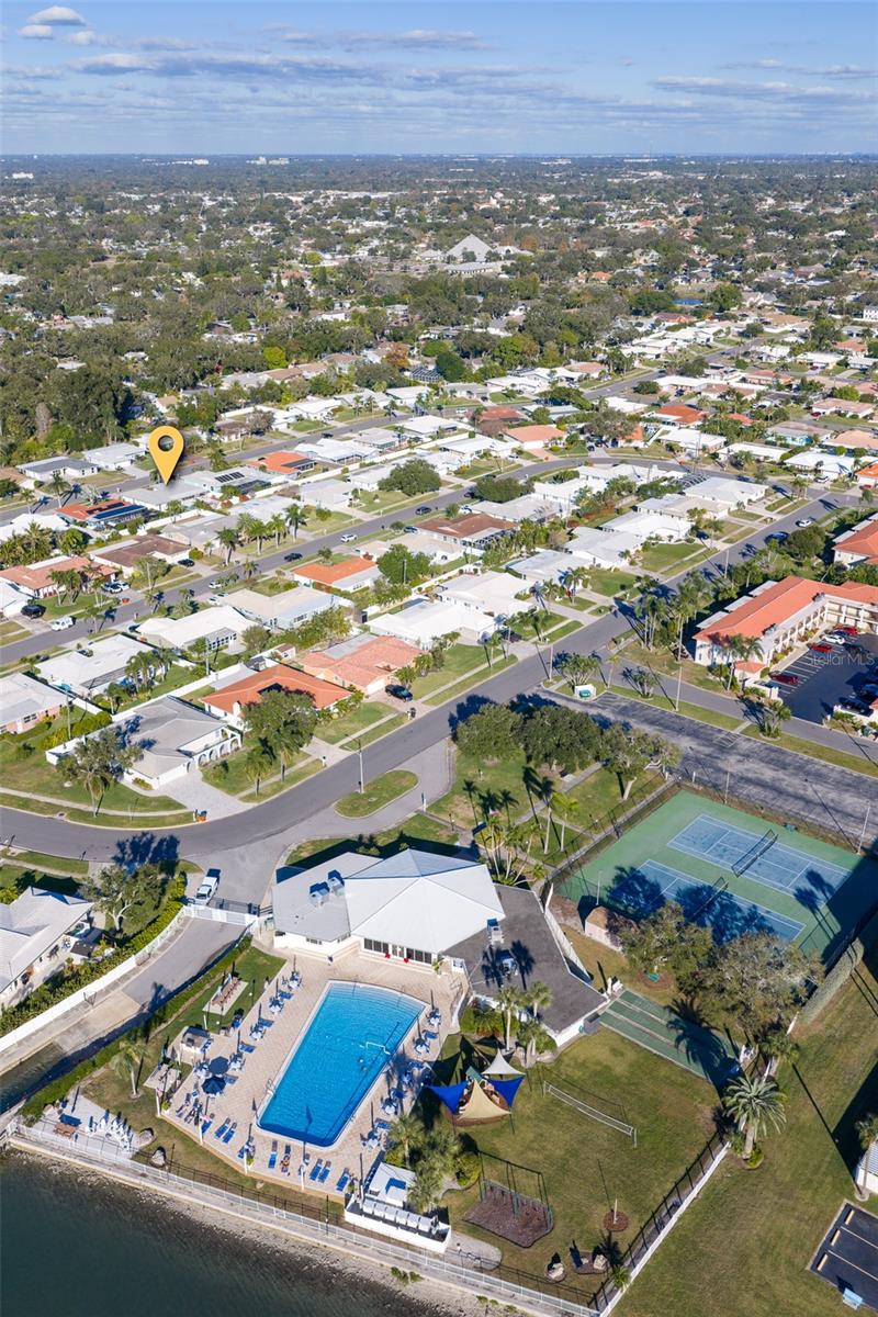 Listing photo id 61 for 14922 Crown Drive