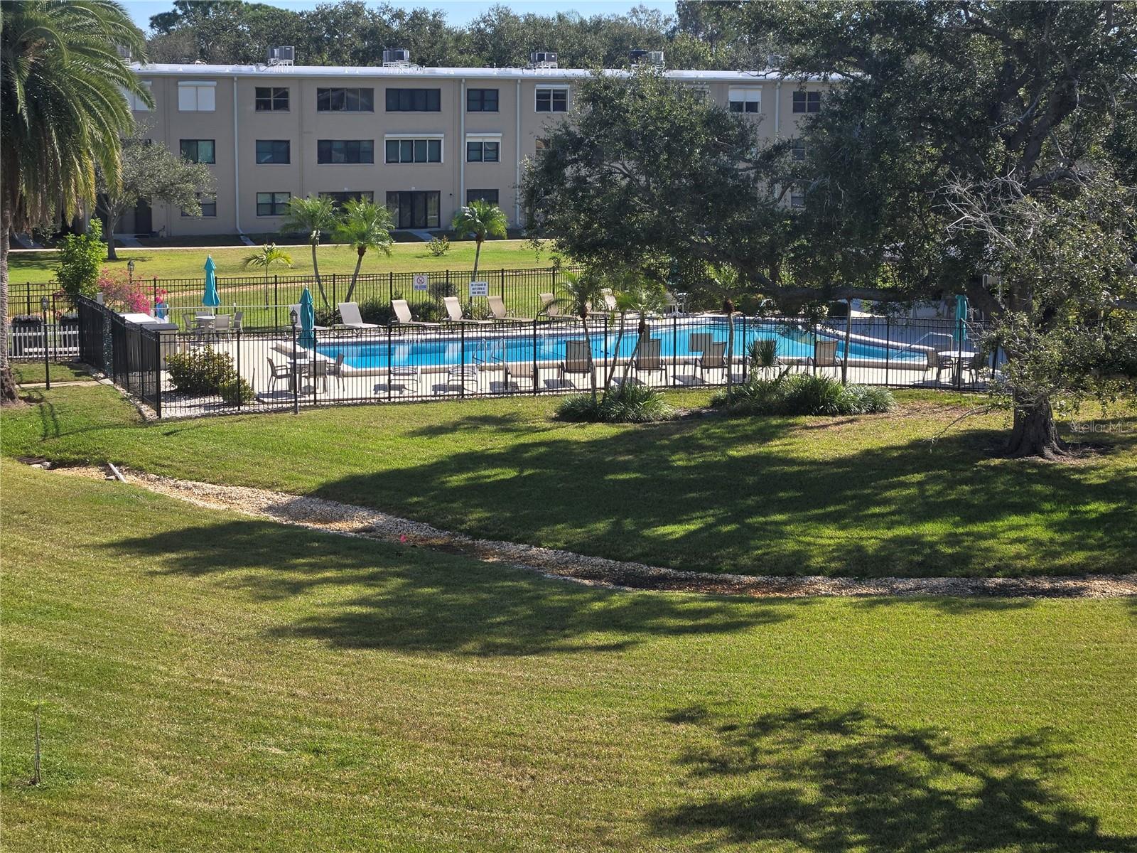 Listing photo id 8 for 5095 Bay Street Ne 310