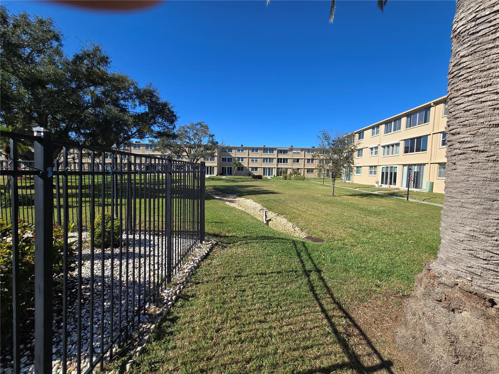 Listing photo id 10 for 5095 Bay Street Ne 310