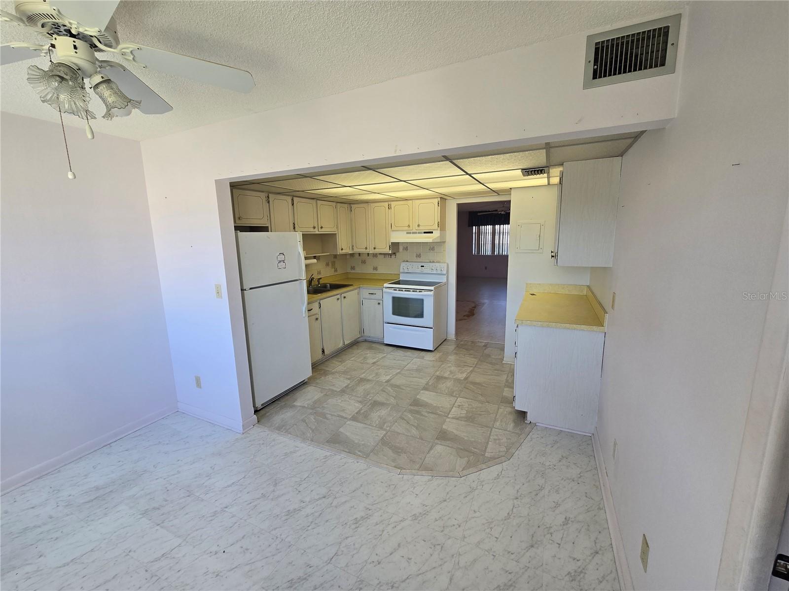 Listing photo id 1 for 5095 Bay Street Ne 310