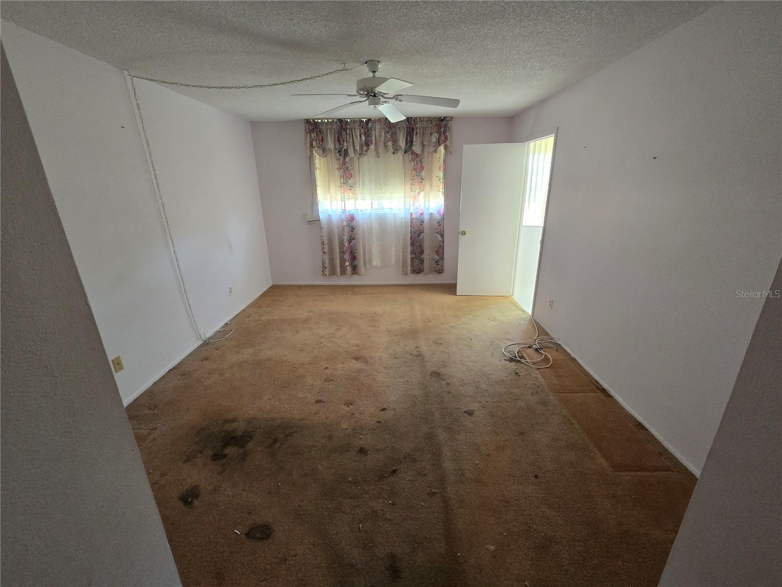 Listing photo id 5 for 5095 Bay Street Ne 310