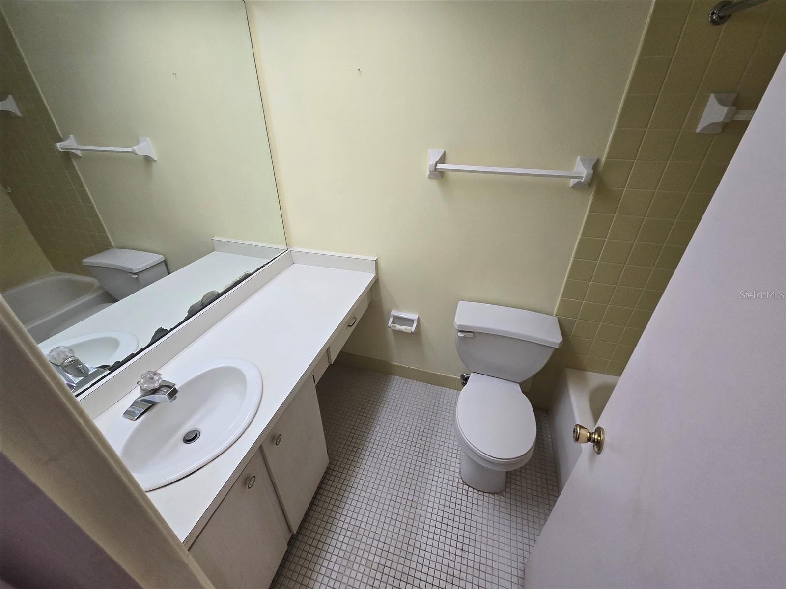 Listing photo id 7 for 5095 Bay Street Ne 310