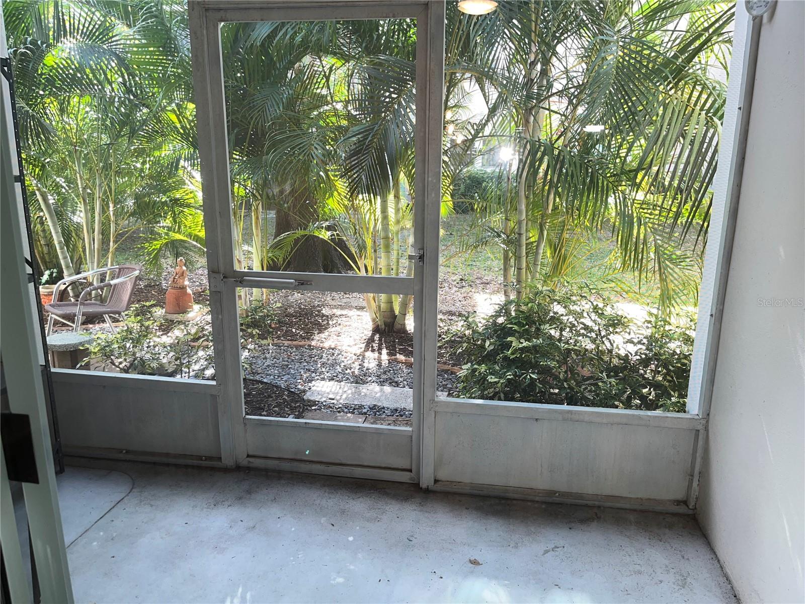 Image 10 of 34 For 871 New York Avenue 104