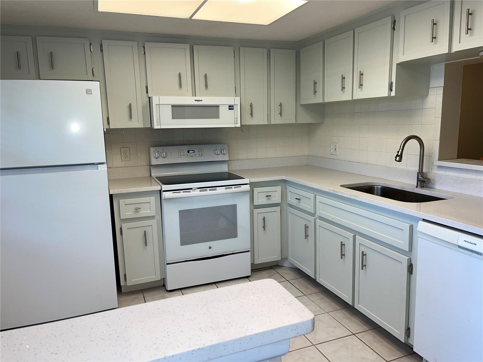 Image 18 of 34 For 871 New York Avenue 104