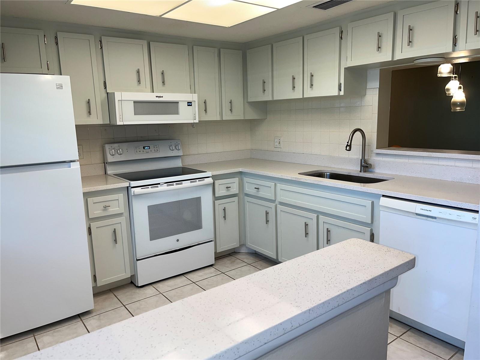 Image 20 of 34 For 871 New York Avenue 104