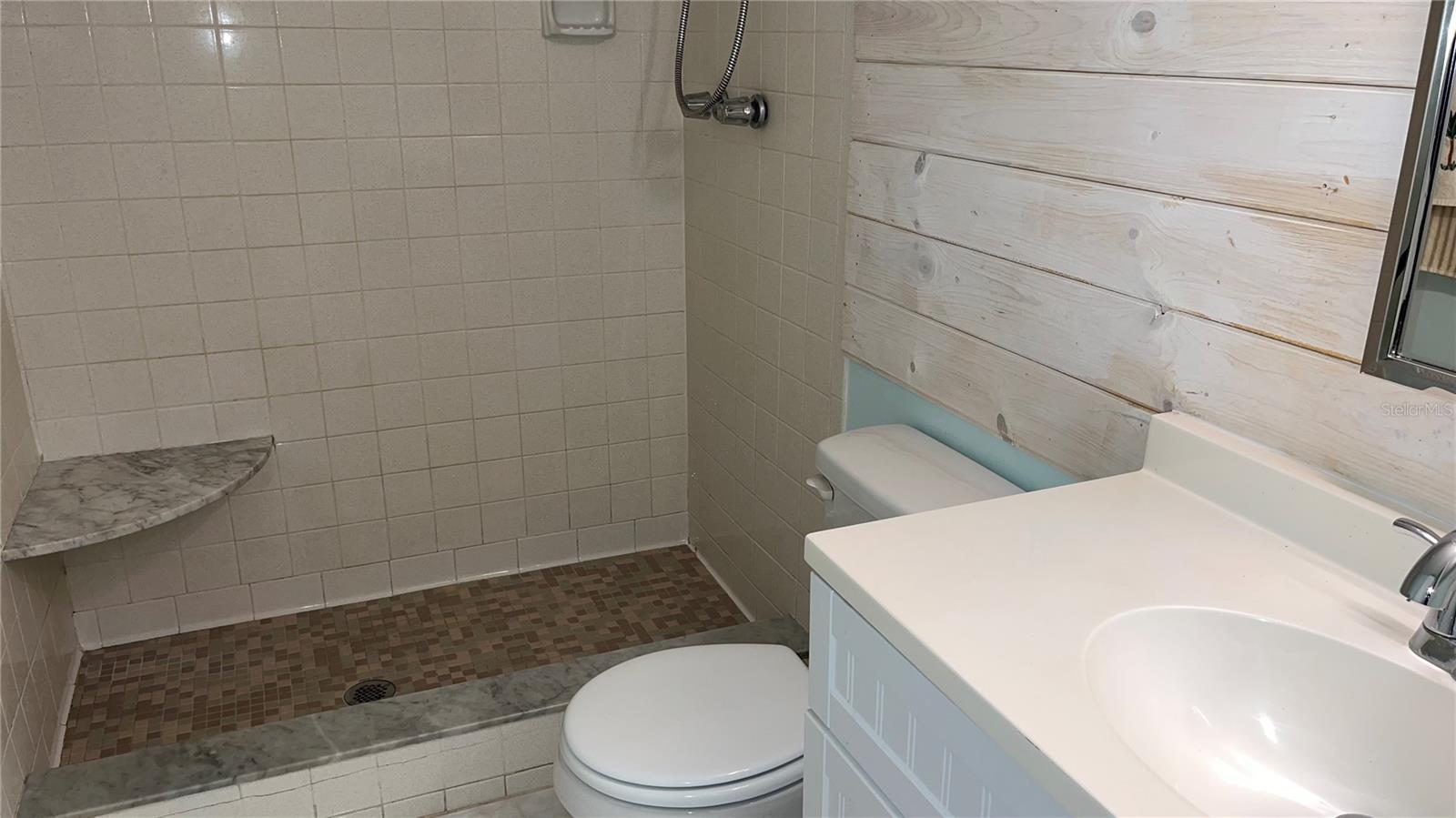 Image 27 of 34 For 871 New York Avenue 104