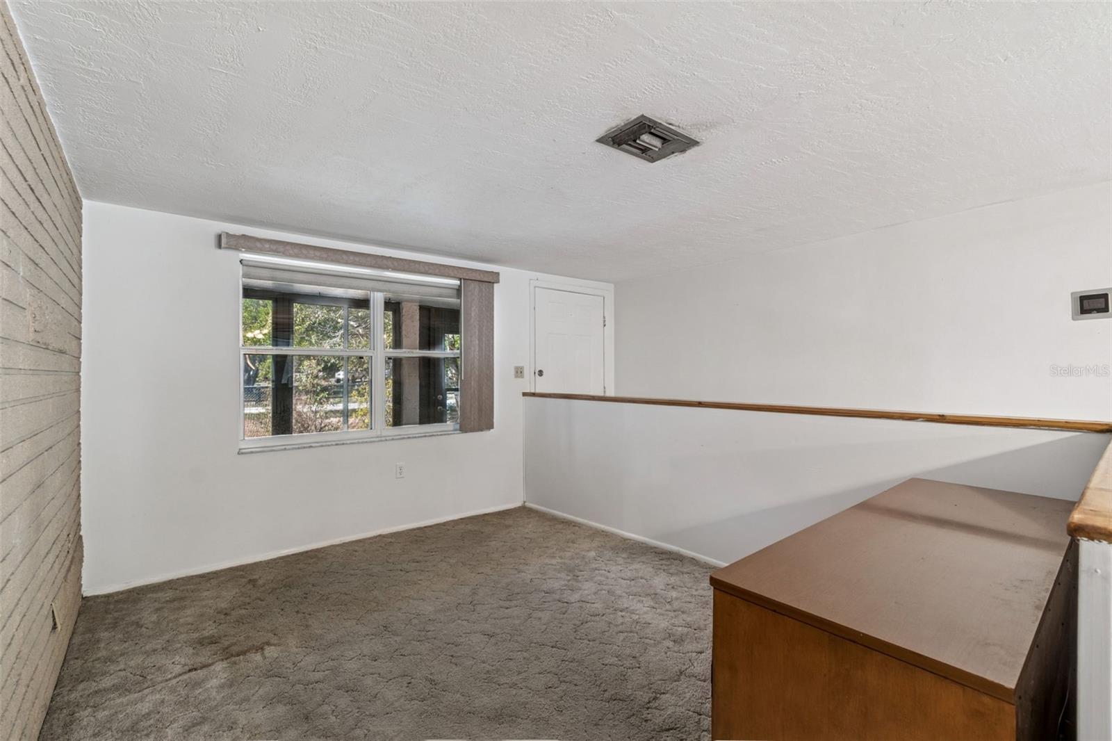 Image 10 of 80 For 14324 Thompson Avenue