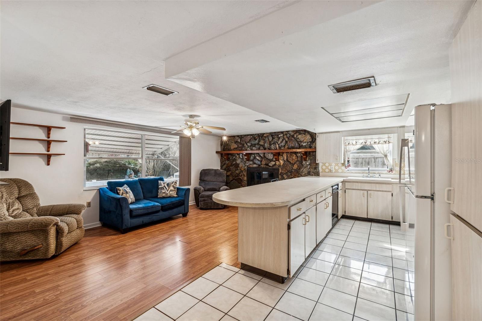 Image 15 of 80 For 14324 Thompson Avenue