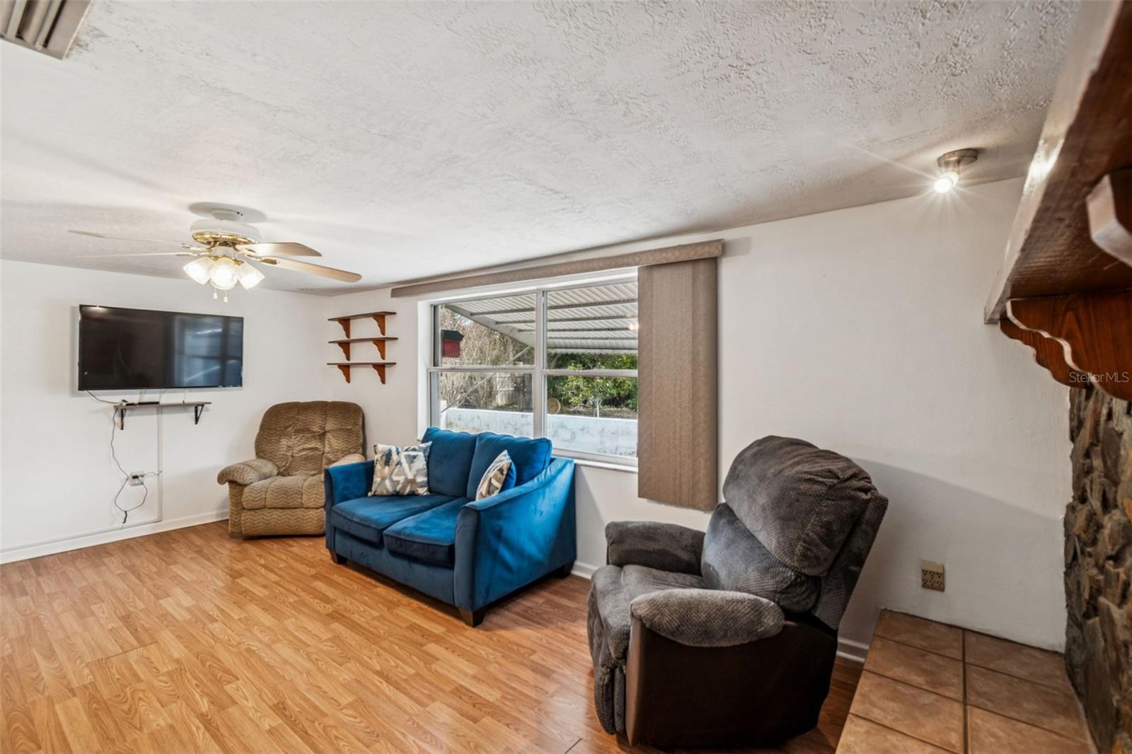 Image 28 of 80 For 14324 Thompson Avenue