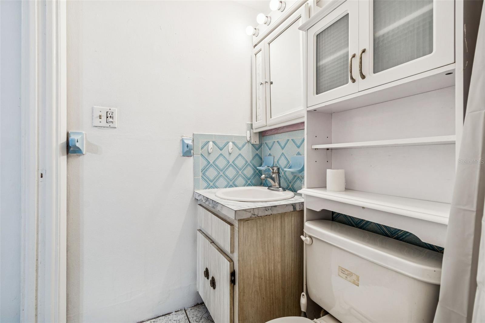 Image 36 of 80 For 14324 Thompson Avenue