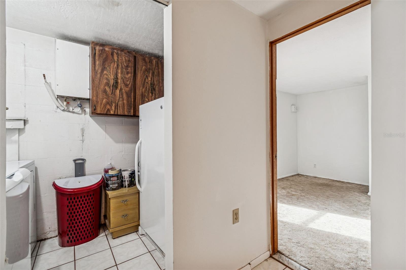 Image 47 of 80 For 14324 Thompson Avenue