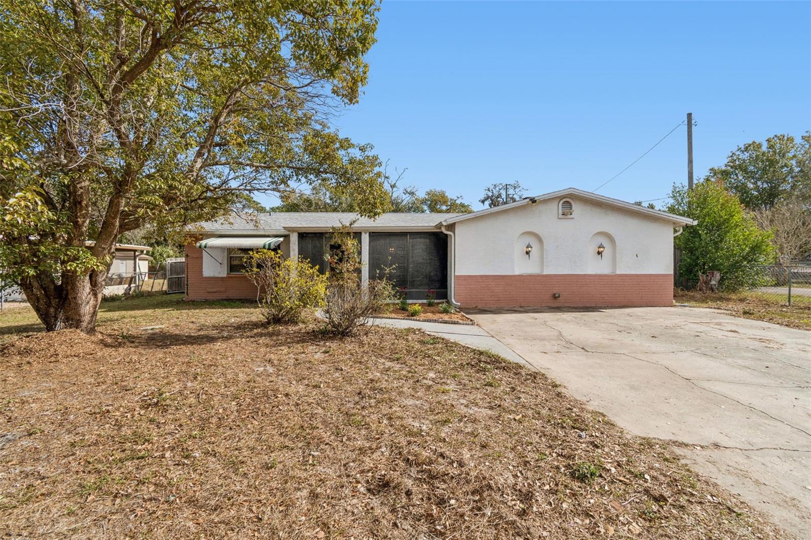 Image 5 of 80 For 14324 Thompson Avenue