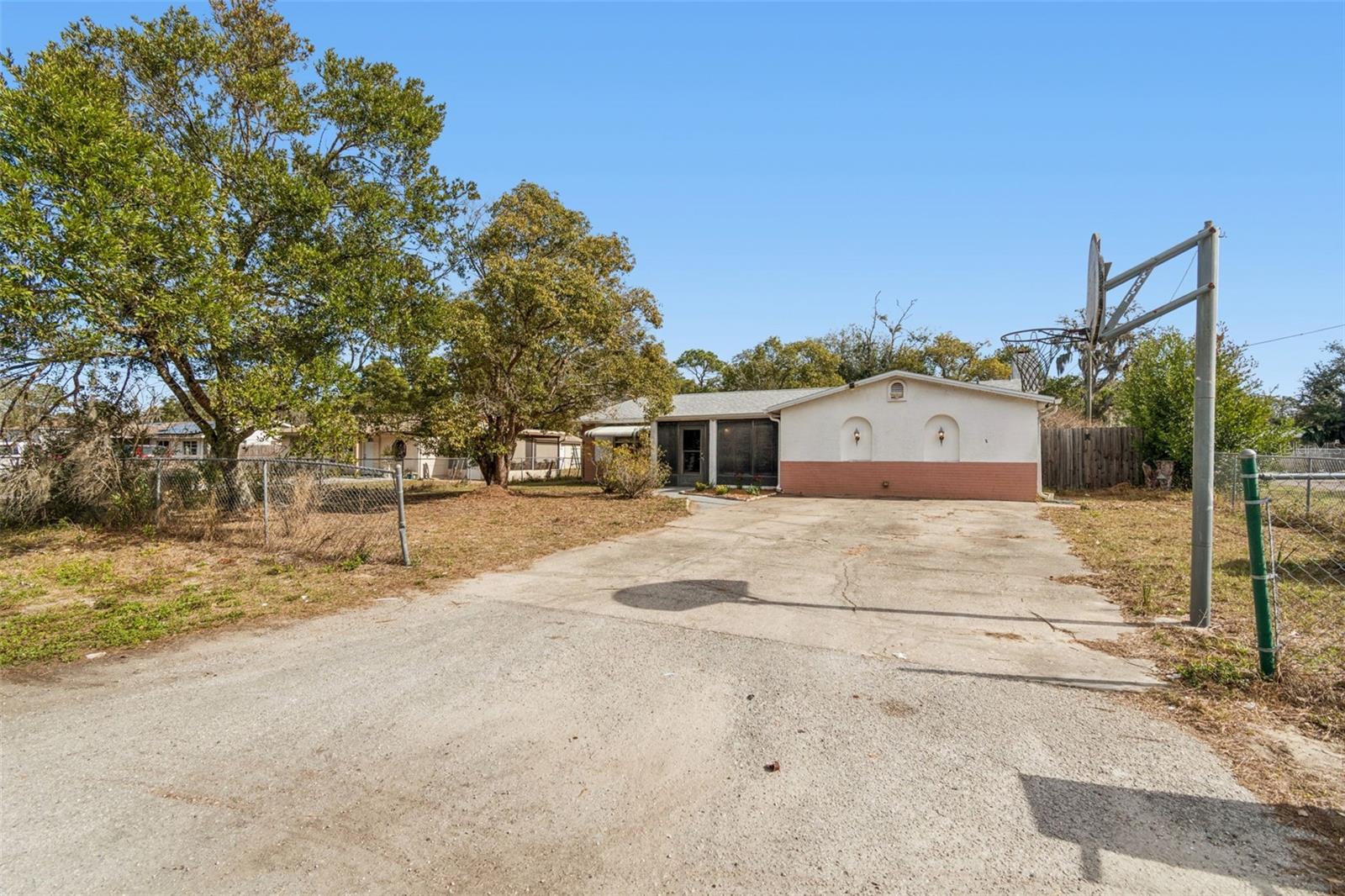 Image 67 of 80 For 14324 Thompson Avenue