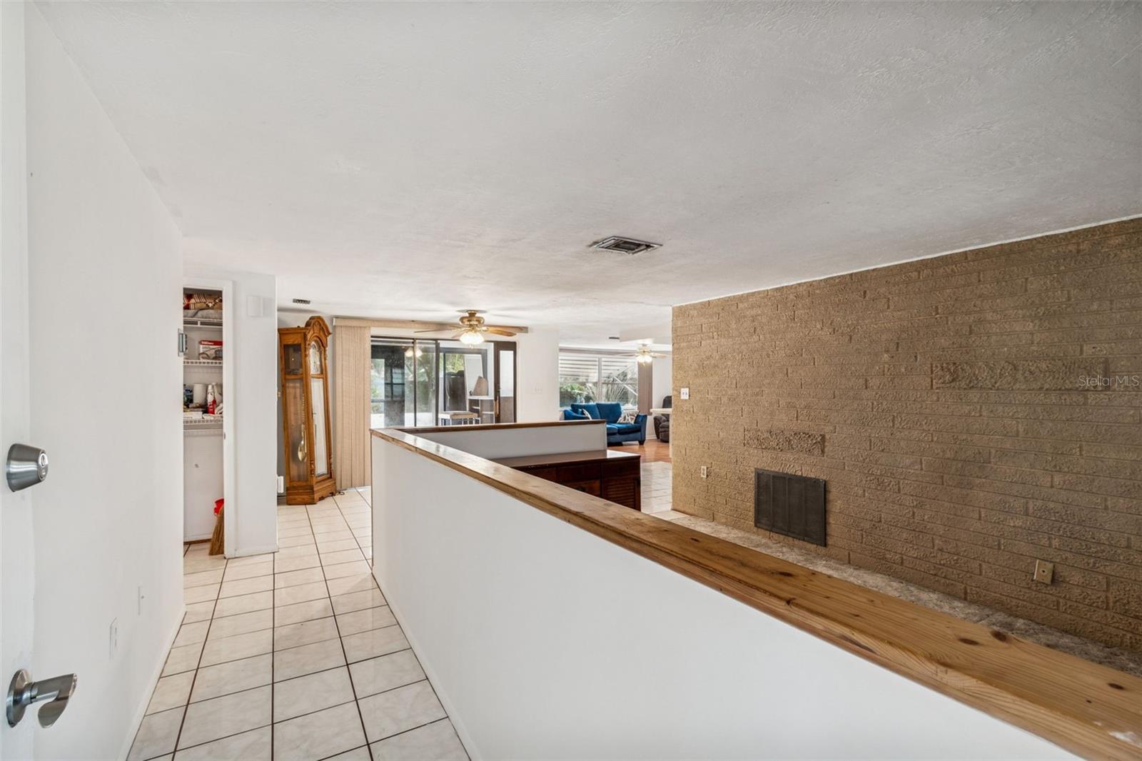 Image 8 of 80 For 14324 Thompson Avenue