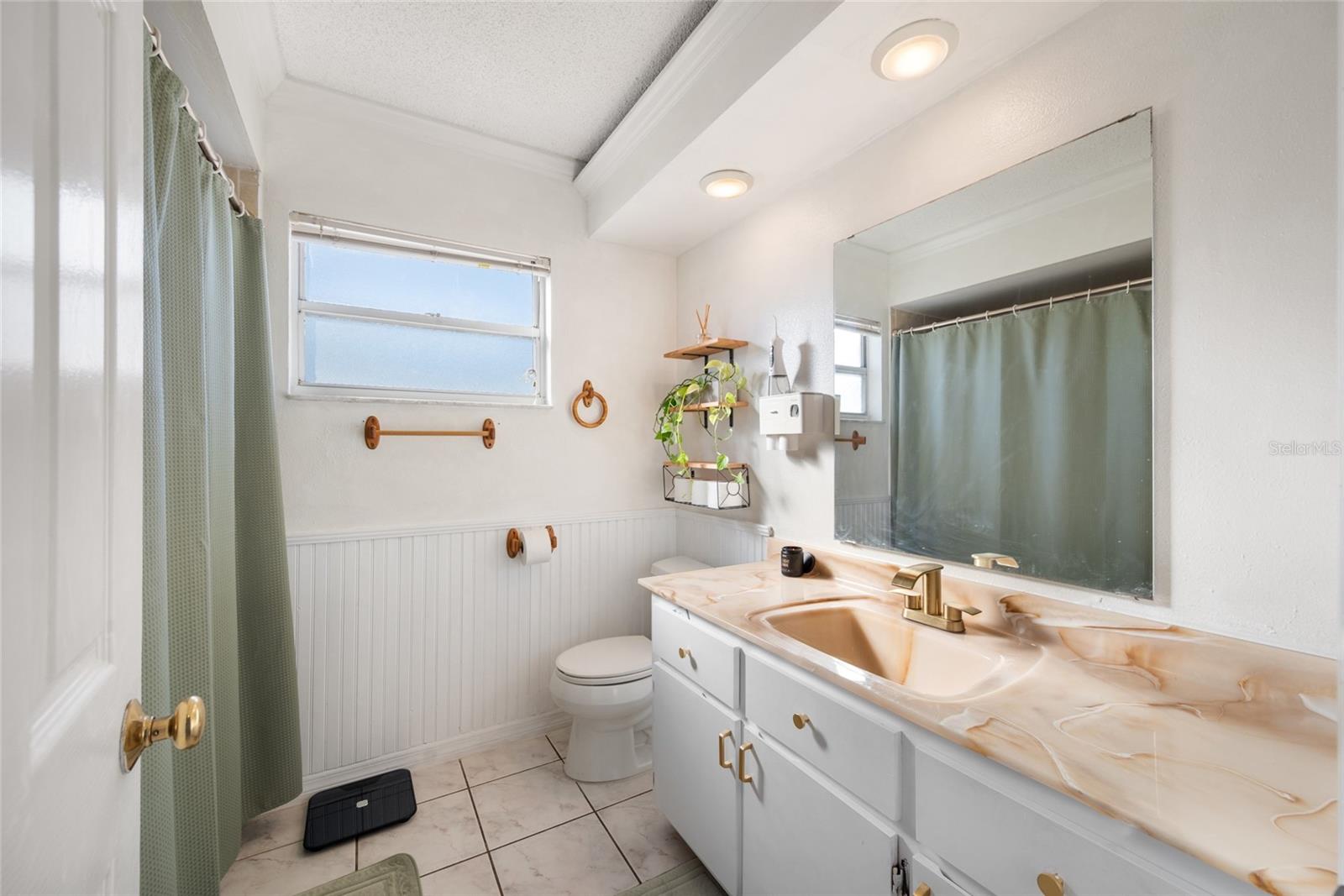 Image 15 of 33 For 8714 Martinique Lane