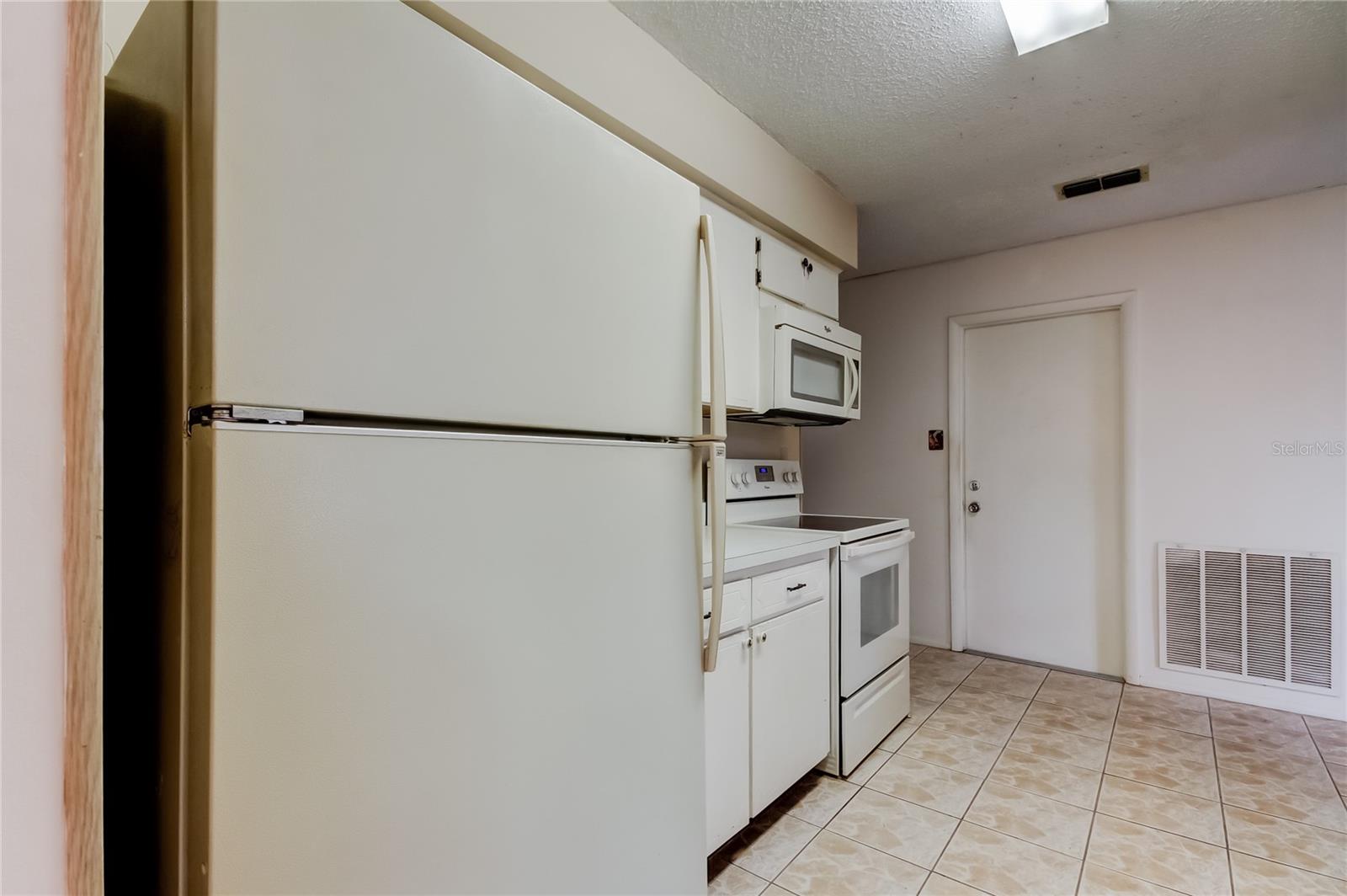 Image 13 of 54 For 835 Anchorage Lane