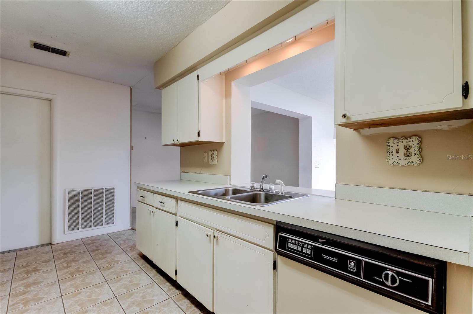 Image 14 of 54 For 835 Anchorage Lane