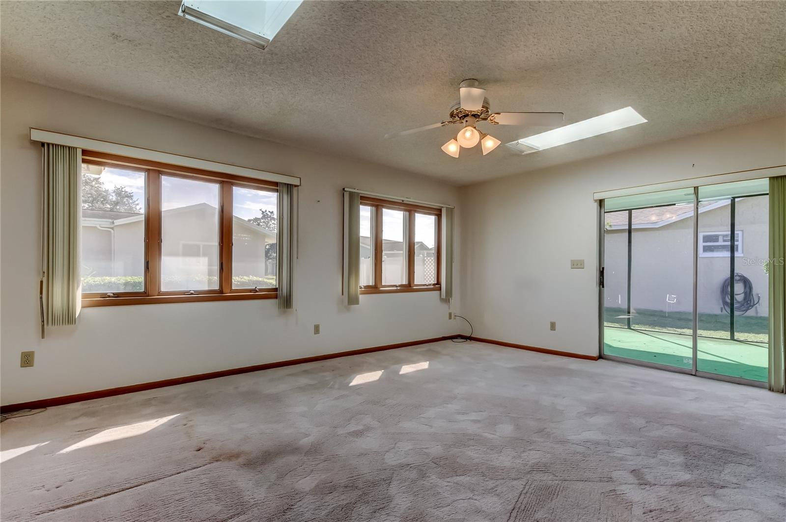 Image 23 of 54 For 835 Anchorage Lane