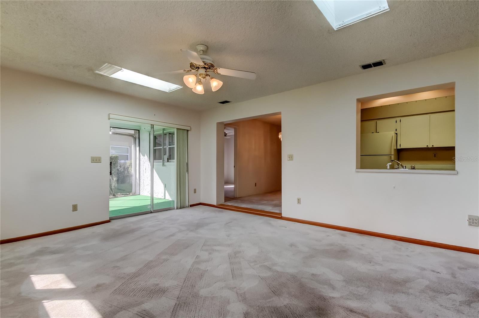 Image 24 of 54 For 835 Anchorage Lane