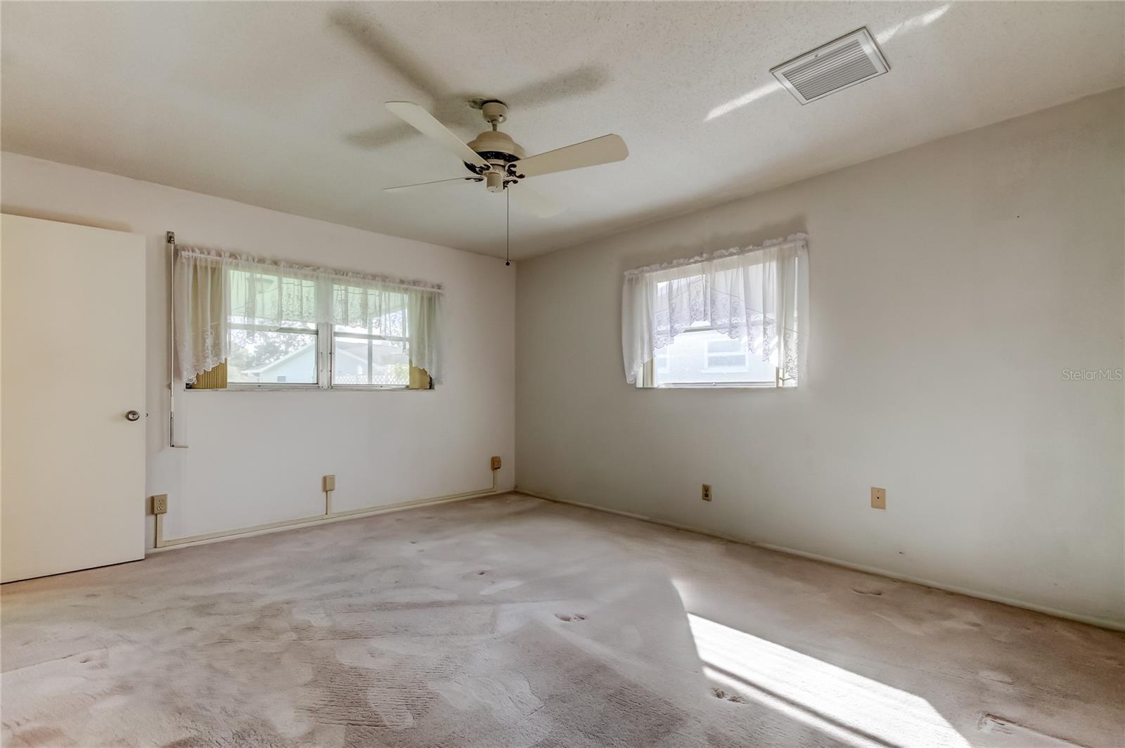 Image 31 of 54 For 835 Anchorage Lane