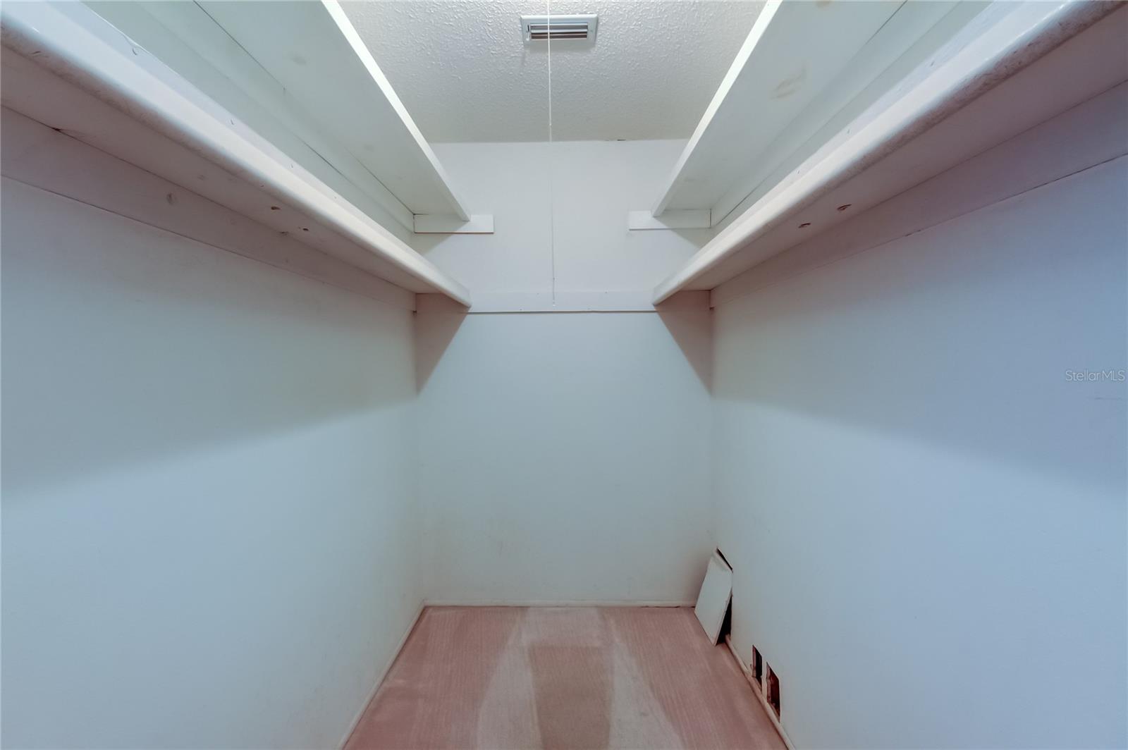 Image 34 of 54 For 835 Anchorage Lane